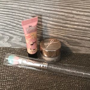 Primer, translucent powder, and brush.